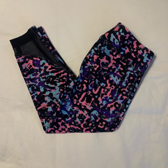 Under Armour Girls' HeatGear Armour Printed Ankle Crop Leggings Size XS 7 - Picture 5 of 9